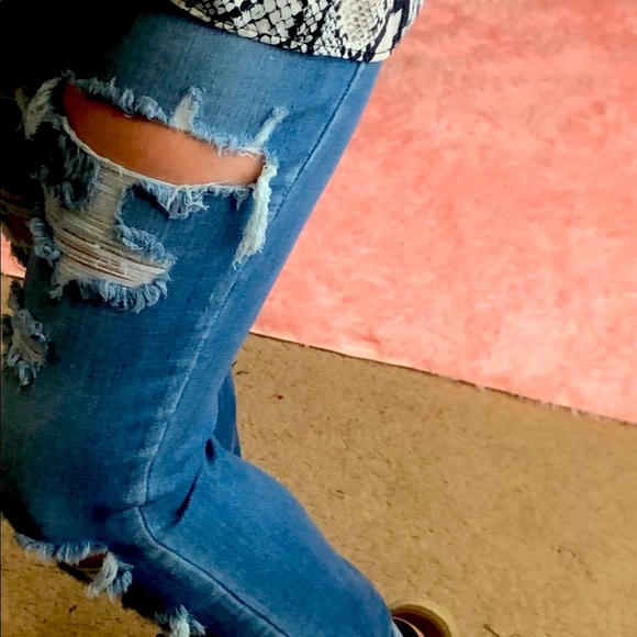 Last 1! Cello Jeans Distressed Skinny! Stretchy! - Picture 12 of 15